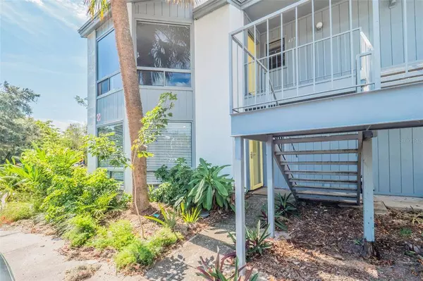 4376 AQUA VISTA DR #F, Orlando, FL 32839