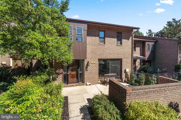 6118 BUCKINGHAM MANOR DR, Baltimore, MD 21210