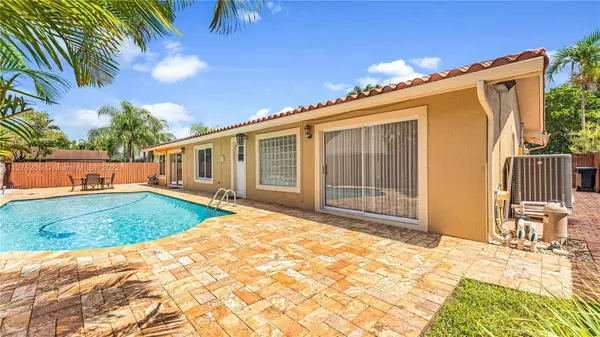 10030 SW 130th Ter, Miami, FL 33176