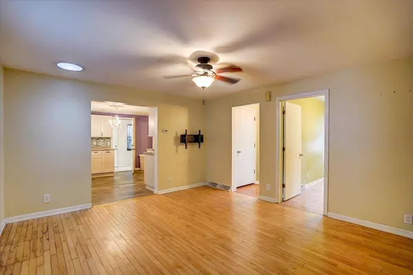 2353 Superior St, Madison, WI 53704