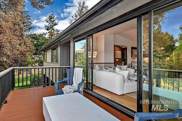 743 E Hearthstone Dr, Boise, ID 83702