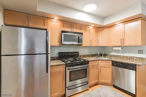 320 62Nd St #306, West New York Town, NJ 07093