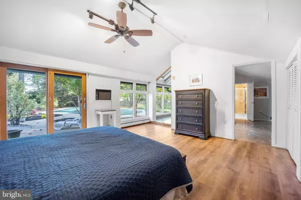 896 ASHTON RD, Bensalem, PA 19020