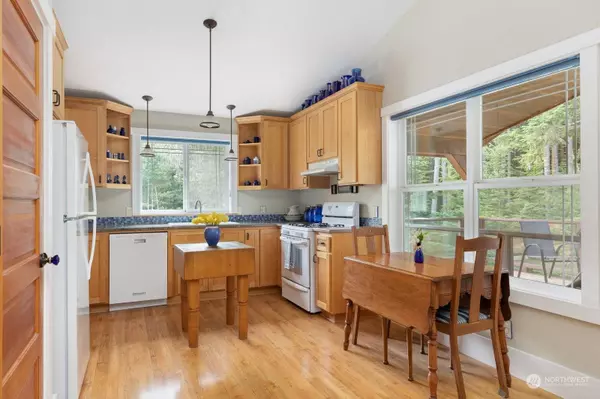 4591 N Lyon RD, Oak Harbor, WA 98277