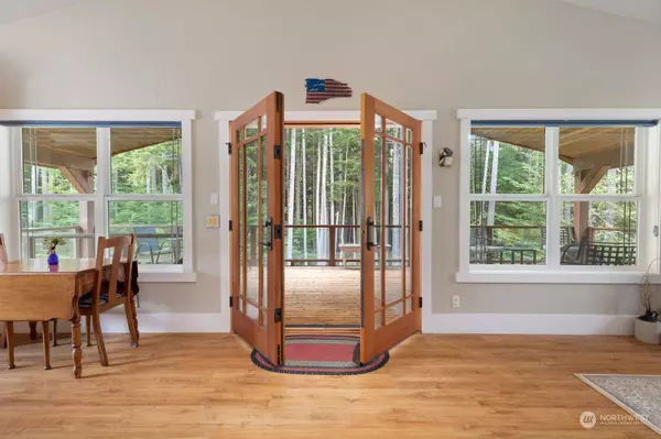 4591 N Lyon RD, Oak Harbor, WA 98277