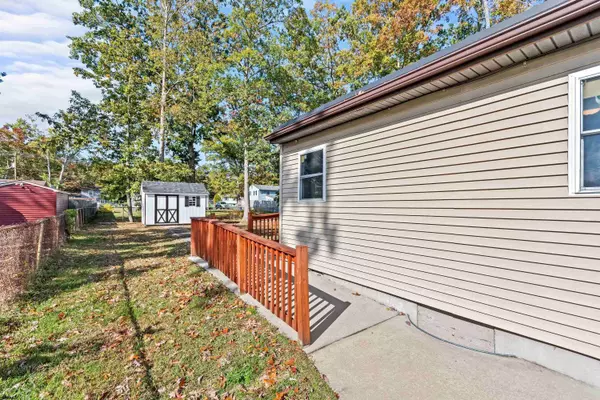 527 Wildwood Ave, Collings Lakes, NJ 08094