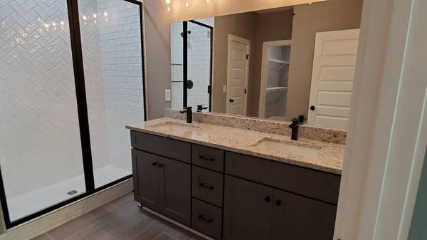 587 Davis Valley Dr, Columbia, TN 38401