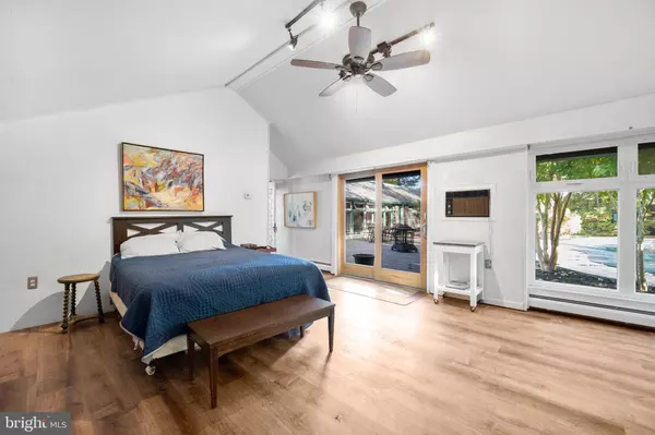 896 ASHTON RD, Bensalem, PA 19020