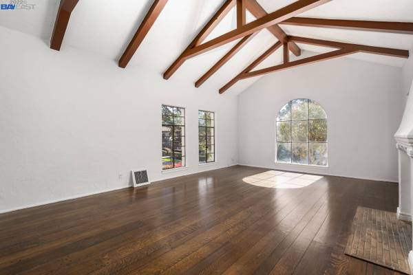 998 Longridge Rd, Oakland, CA 94610