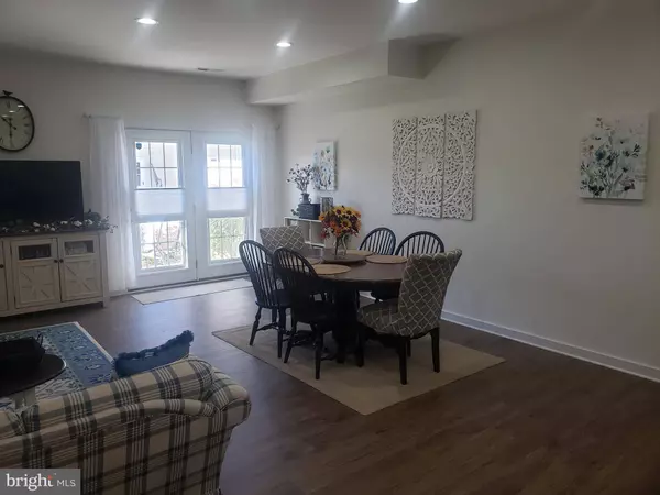 42 POLYGON PL, Falling Waters, WV 25419