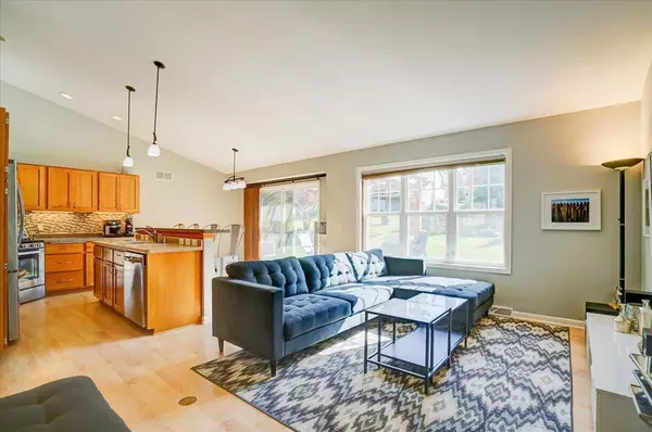 3045 Yarmouth Greenway Dr, Fitchburg, WI 53711