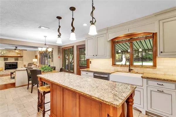 1222 Country Oak Dr, Wexford, PA 15090