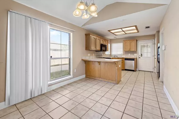 1055 ELVIN DR, Baton Rouge, LA 70810