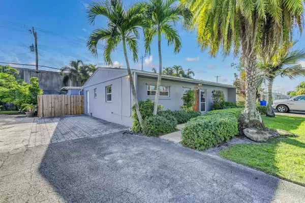 9396 Birmingham DR, Palm Beach Gardens, FL 33410