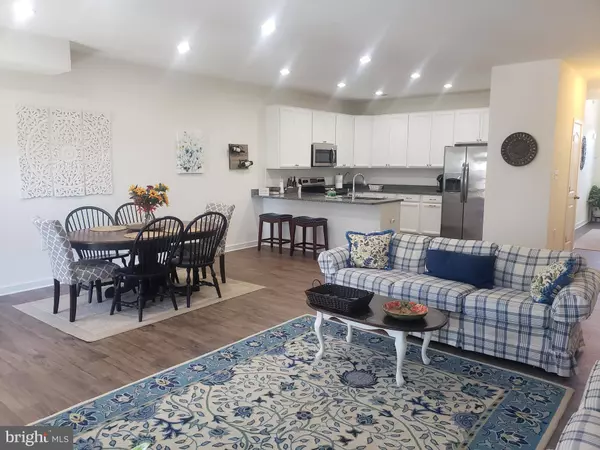 42 POLYGON PL, Falling Waters, WV 25419