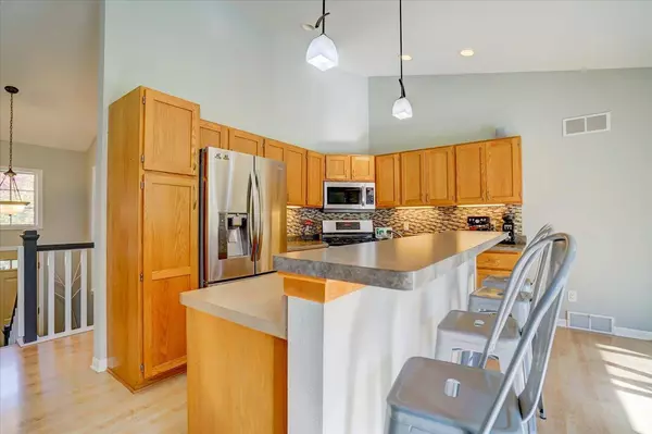 3045 Yarmouth Greenway Dr, Fitchburg, WI 53711