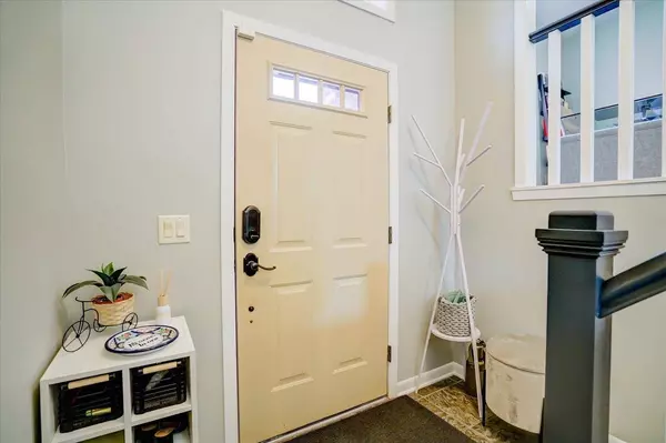 3045 Yarmouth Greenway Dr, Fitchburg, WI 53711