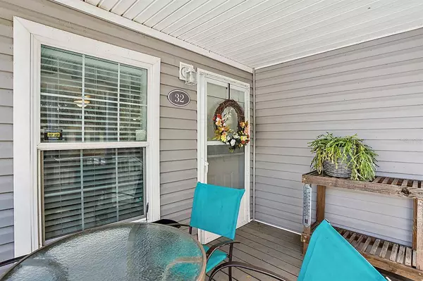 32 COCOS PLUMOSA DR, Eustis, FL 32726