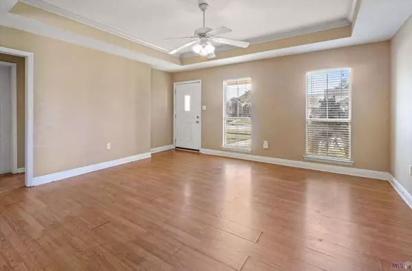 1055 ELVIN DR, Baton Rouge, LA 70810