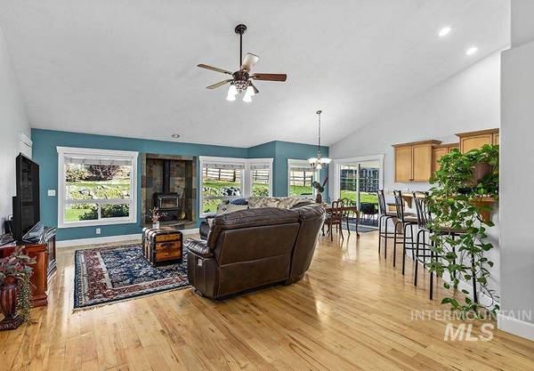 2576 Sand Hollow Rd, Caldwell, ID 83607