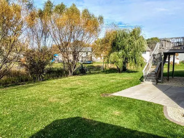 904 Lincoln CT S, Cambridge, MN 55008