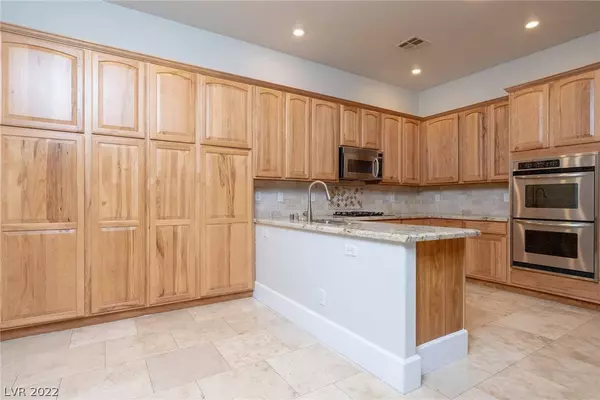 5011 Hacienda Grande Avenue, Las Vegas, NV 89141