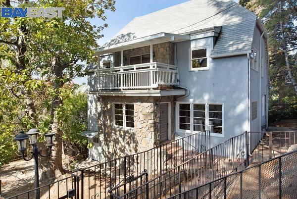 869 E 28Th St, Oakland, CA 94610