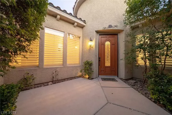 5011 Hacienda Grande Avenue, Las Vegas, NV 89141