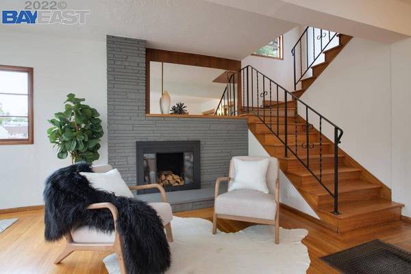 869 E 28Th St, Oakland, CA 94610