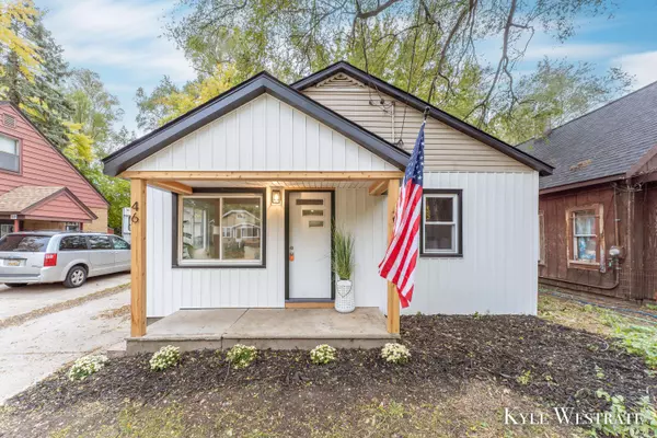 46 Walter SE Street, Wyoming, MI 49548