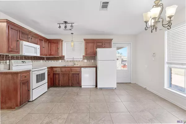 7510 JACKIE CT, Addis, LA 70710