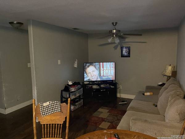 1718 COMMERCIAL AVE, San Antonio, TX 78221-1008