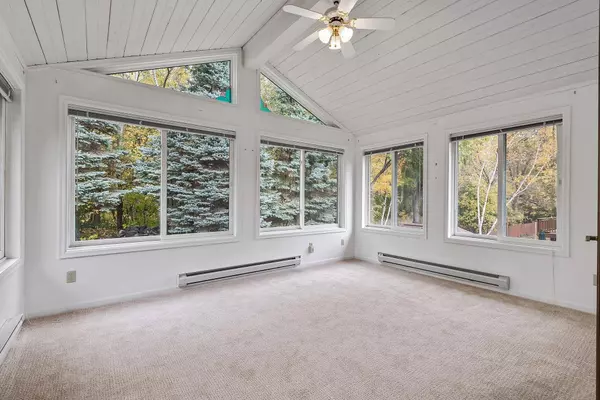 2315 Nebraska AVE E, Maplewood, MN 55119