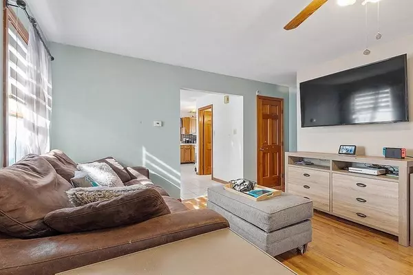 65 Inman St #B, Lawrence, MA 01843