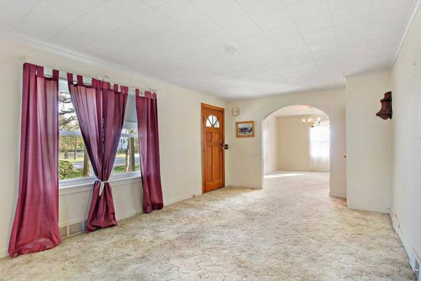 1215 Main Street RD, Spring Grove, IL 60081