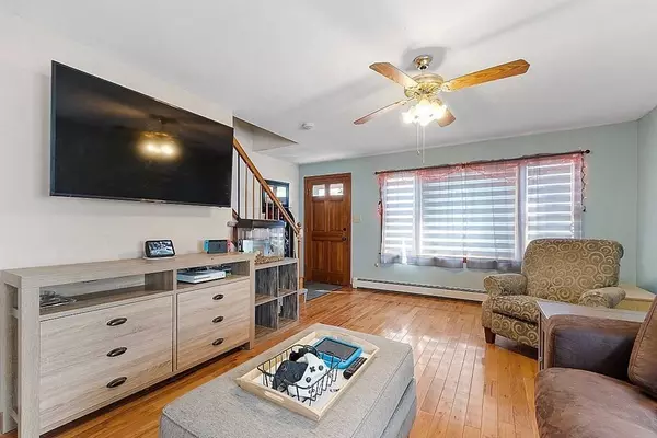 65 Inman St #B, Lawrence, MA 01843