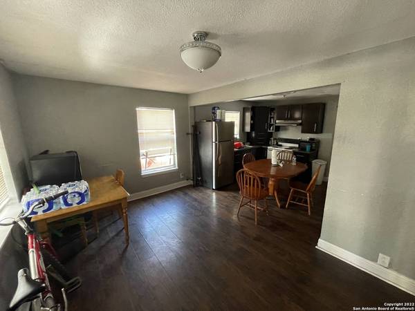 1718 COMMERCIAL AVE, San Antonio, TX 78221-1008