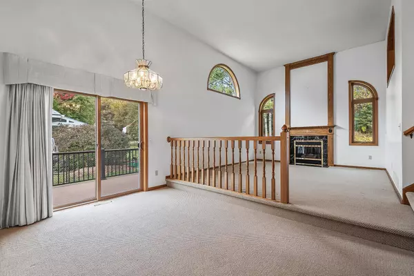 2315 Nebraska AVE E, Maplewood, MN 55119