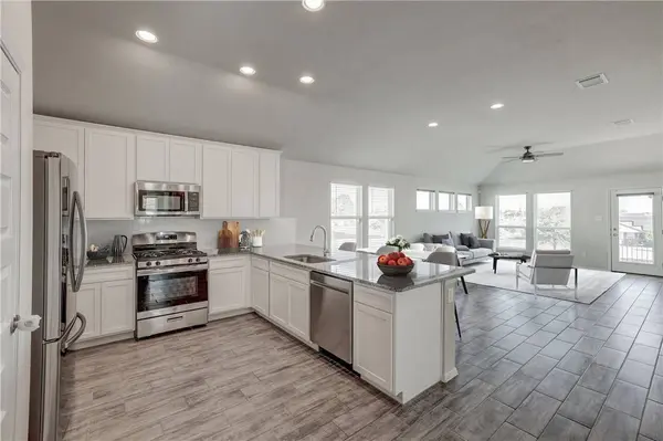 431 Spiny Lizard LN, San Marcos, TX 78666