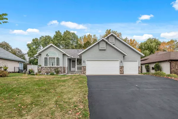 2315 Nebraska AVE E, Maplewood, MN 55119