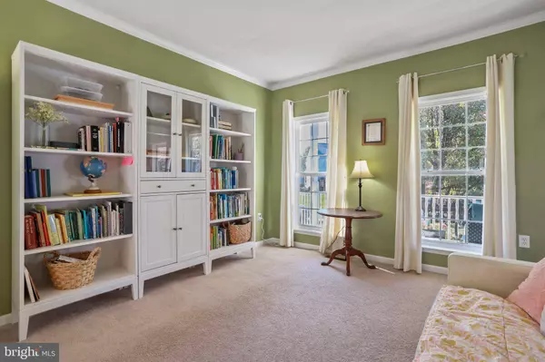 436 SPYGLASS HILL DR, Charles Town, WV 25414