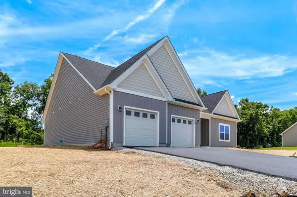 210 MOONSTONE DR, Kearneysville, WV 25430