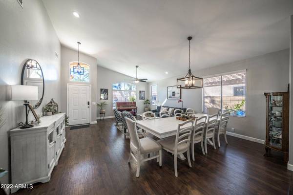 7240 E LAKEVIEW AVE, Mesa, AZ 85209