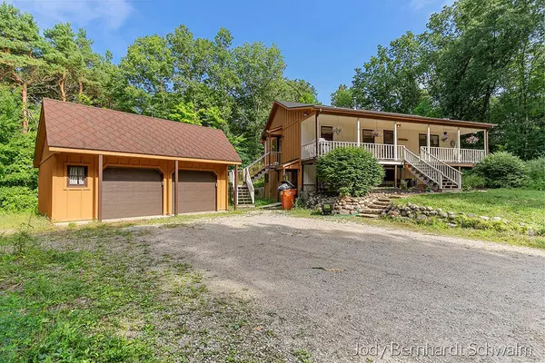 8767 Wolven NE Avenue, Rockford, MI 49341