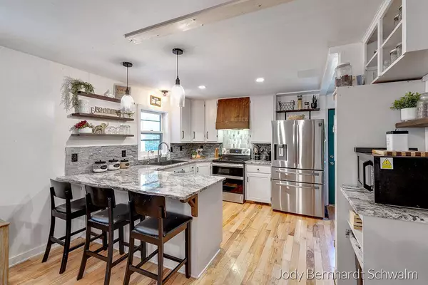 8767 Wolven NE Avenue, Rockford, MI 49341