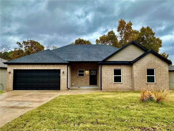 11 Pennine Lane, Bella Vista, AR 72714