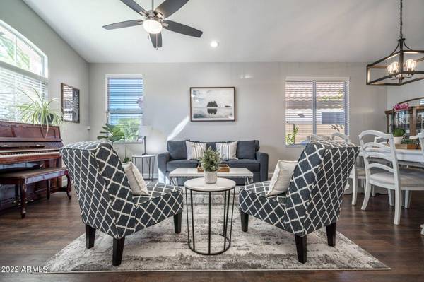 7240 E LAKEVIEW AVE, Mesa, AZ 85209