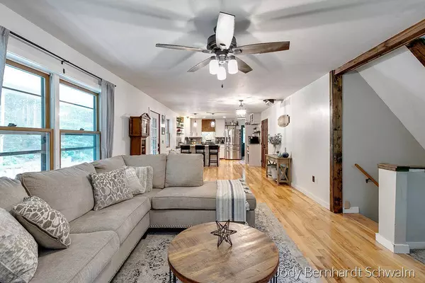 8767 Wolven NE Avenue, Rockford, MI 49341