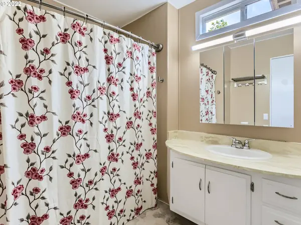 11671 SW ROYAL VILLA DR, Tigard, OR 97224