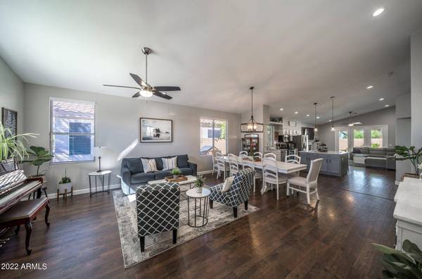 7240 E LAKEVIEW AVE, Mesa, AZ 85209